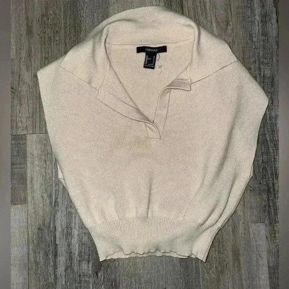 Forever 21 Women’s Sweater - Picture 1 of 3